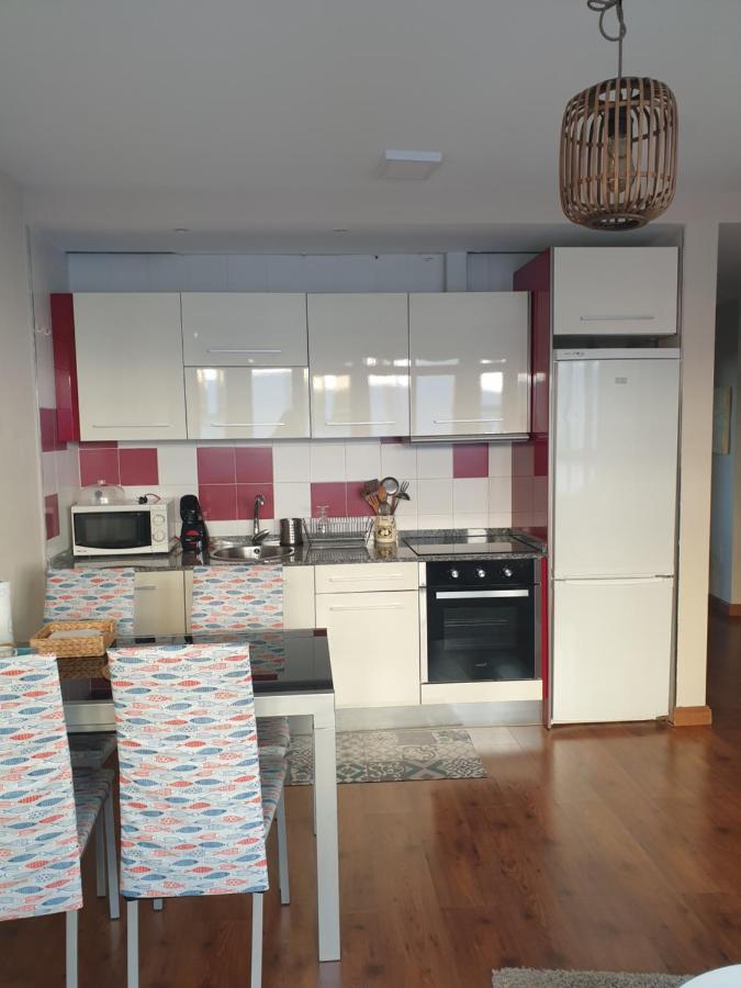Apartamento Cine Colon 2 Ribadeo Bagian luar foto