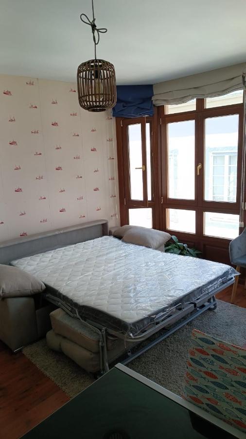 Apartamento Cine Colon 2 Ribadeo Bagian luar foto
