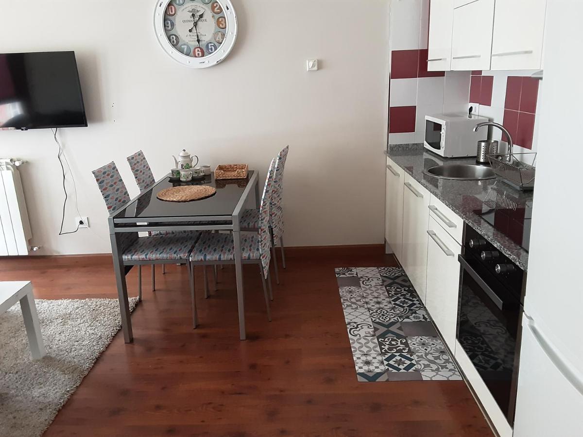 Apartamento Cine Colon 2 Ribadeo Bagian luar foto