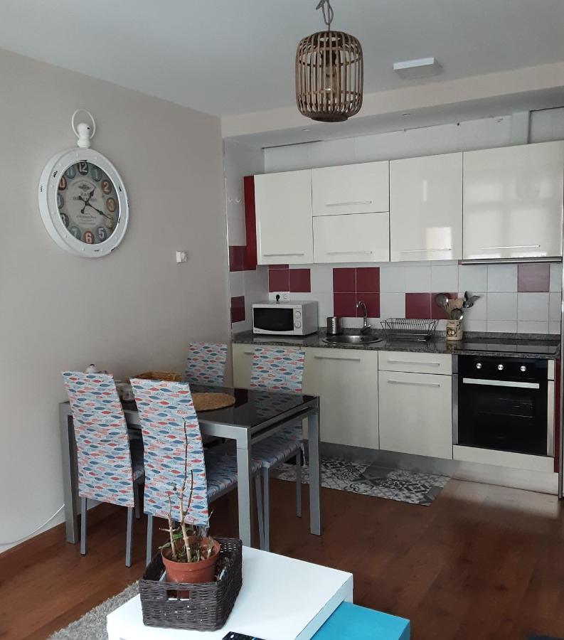 Apartamento Cine Colon 2 Ribadeo Bagian luar foto