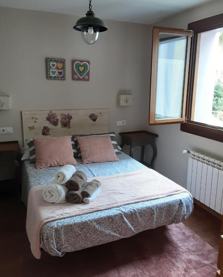 Apartamento Cine Colon 2 Ribadeo Bagian luar foto