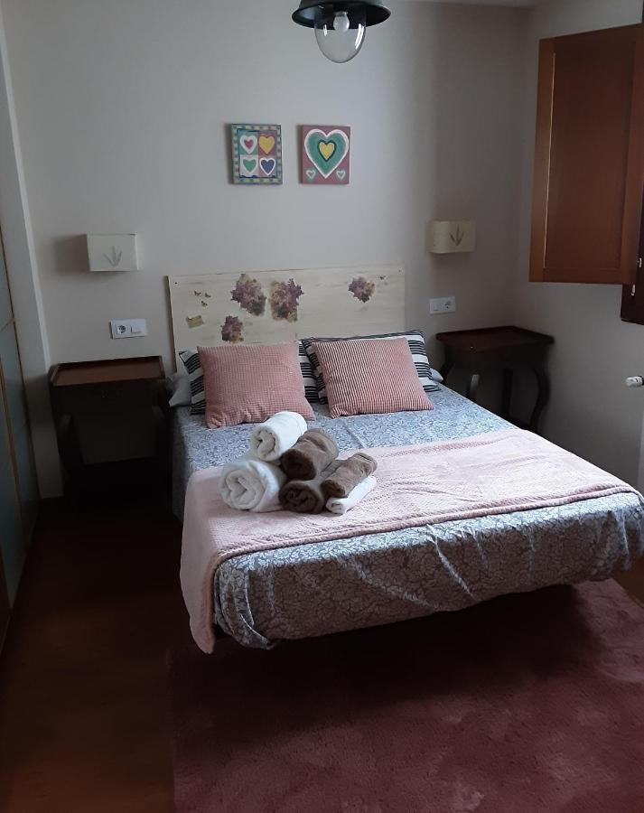 Apartamento Cine Colon 2 Ribadeo Bagian luar foto
